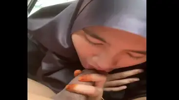 Di Isepin Cewek Jilbab Cantik Crot Di Mulut