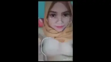 Dokumentasi Ukhti Hijab Imut Live Kasur