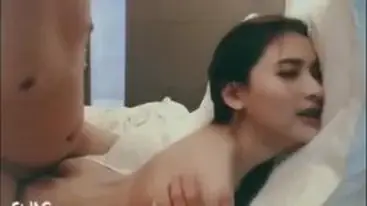 Gadis LC Karaoke Cantik Pasrah Goyang Kasur