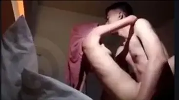 Ukhti Hijab Cantik Pasrah Goyang Atas Kasur
