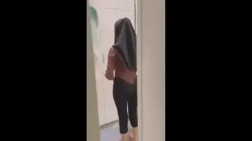 Ukhti Hijab Cantik Pasrah Goyang Kasur Crot